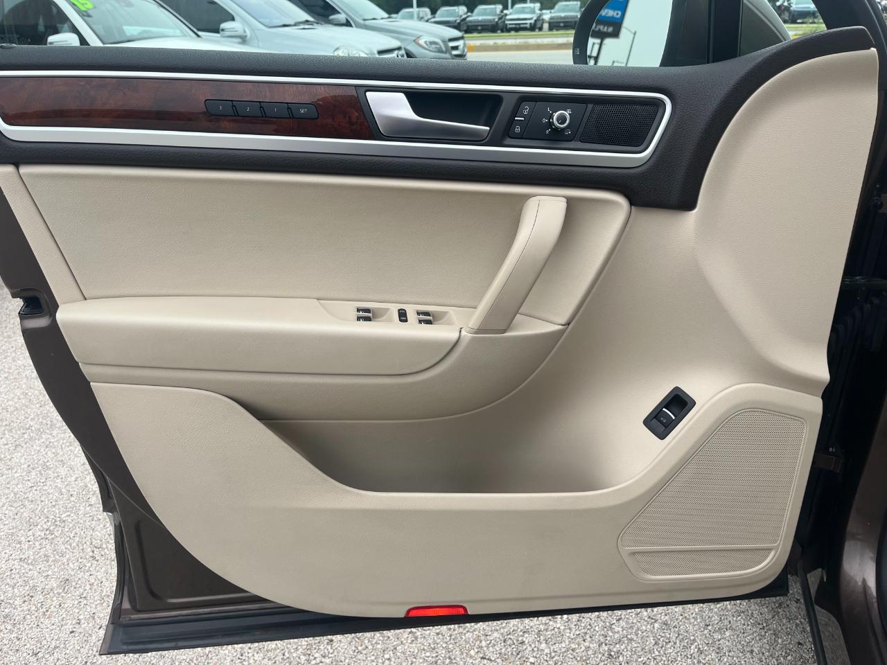 Volkswagen Touareg 4dr TDI Lux 2013