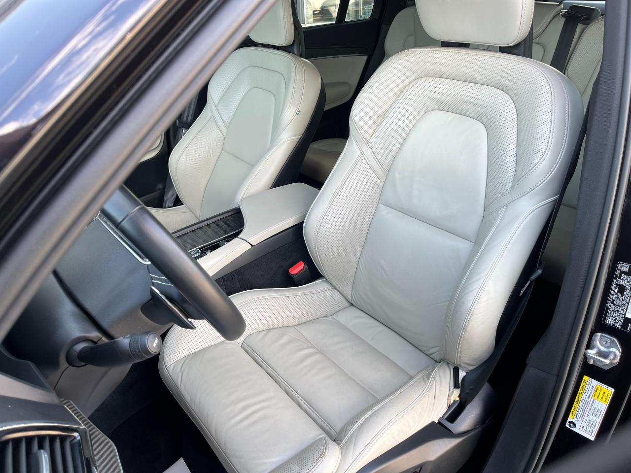 Volvo XC90 photo 12