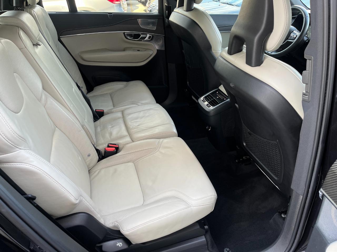 Volvo XC90 photo 18