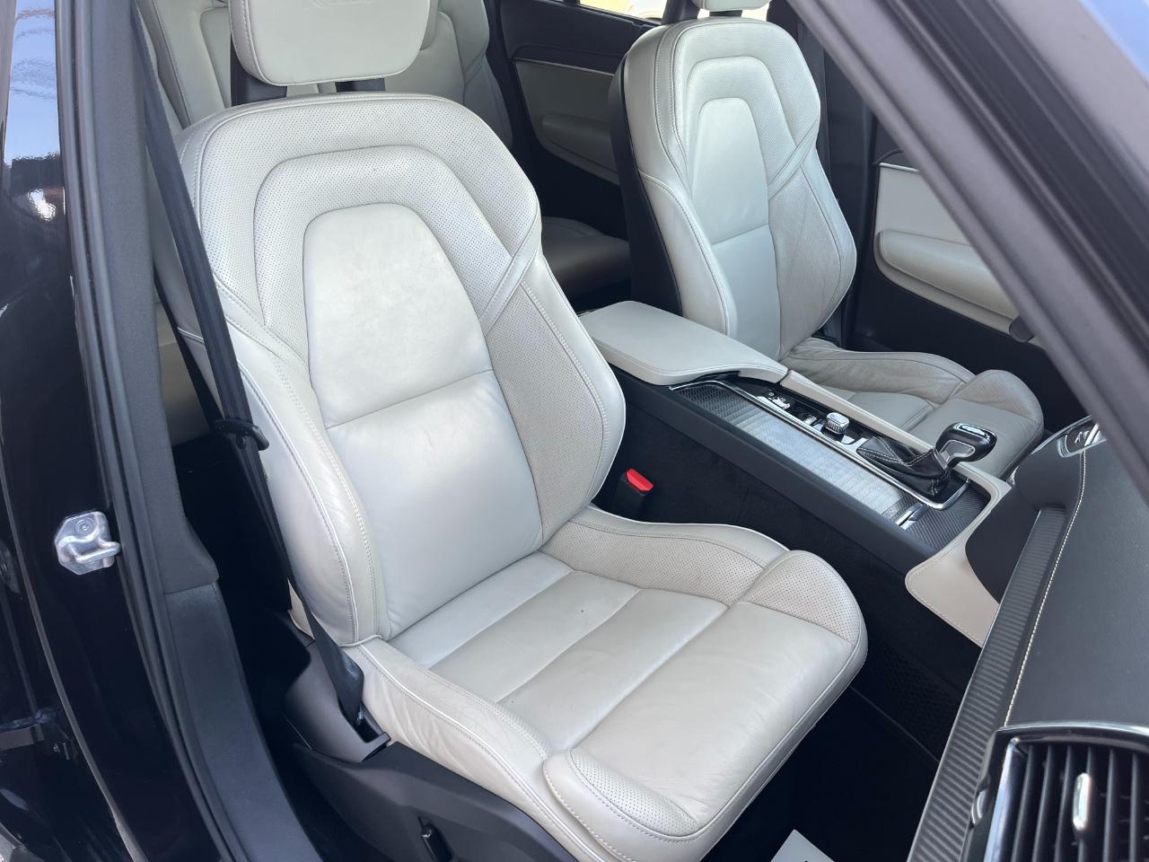 Volvo XC90 photo 21