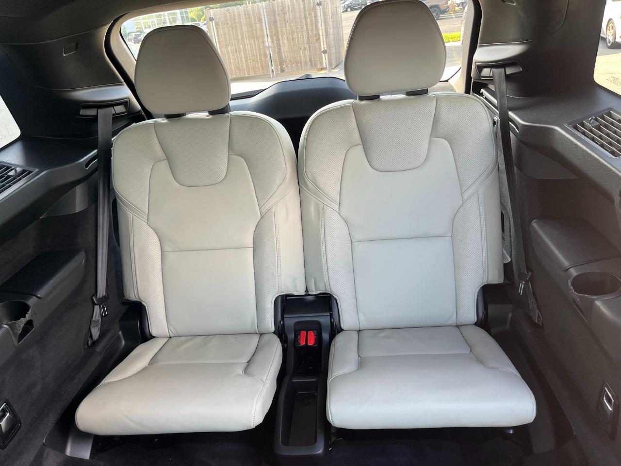 Volvo XC90 photo 25