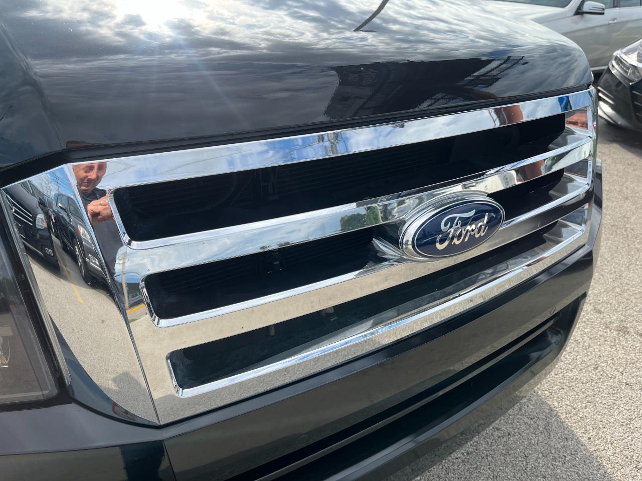 Ford Expedition photo 12