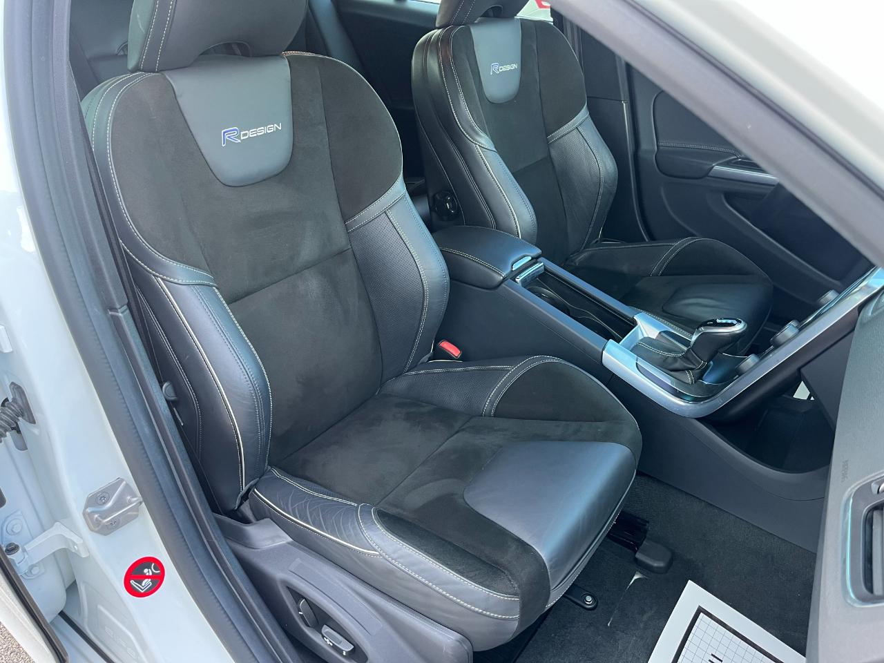 Volvo V60 photo 36