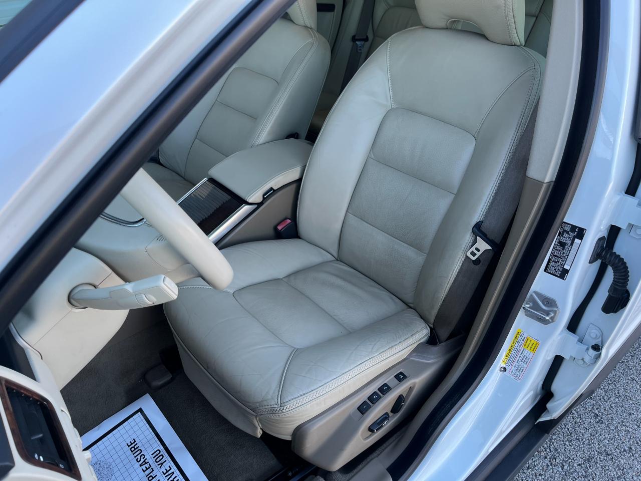 Volvo XC70 photo 12