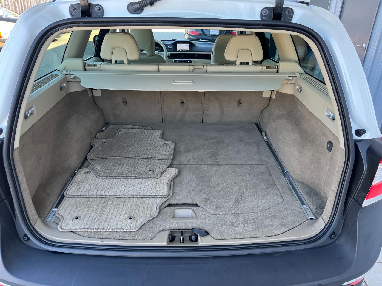 Volvo XC70 photo 16