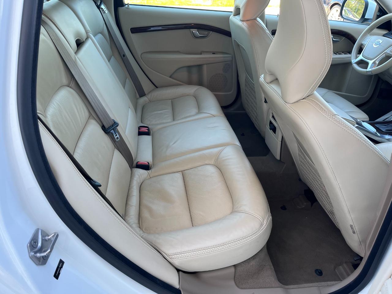 Volvo XC70 photo 18