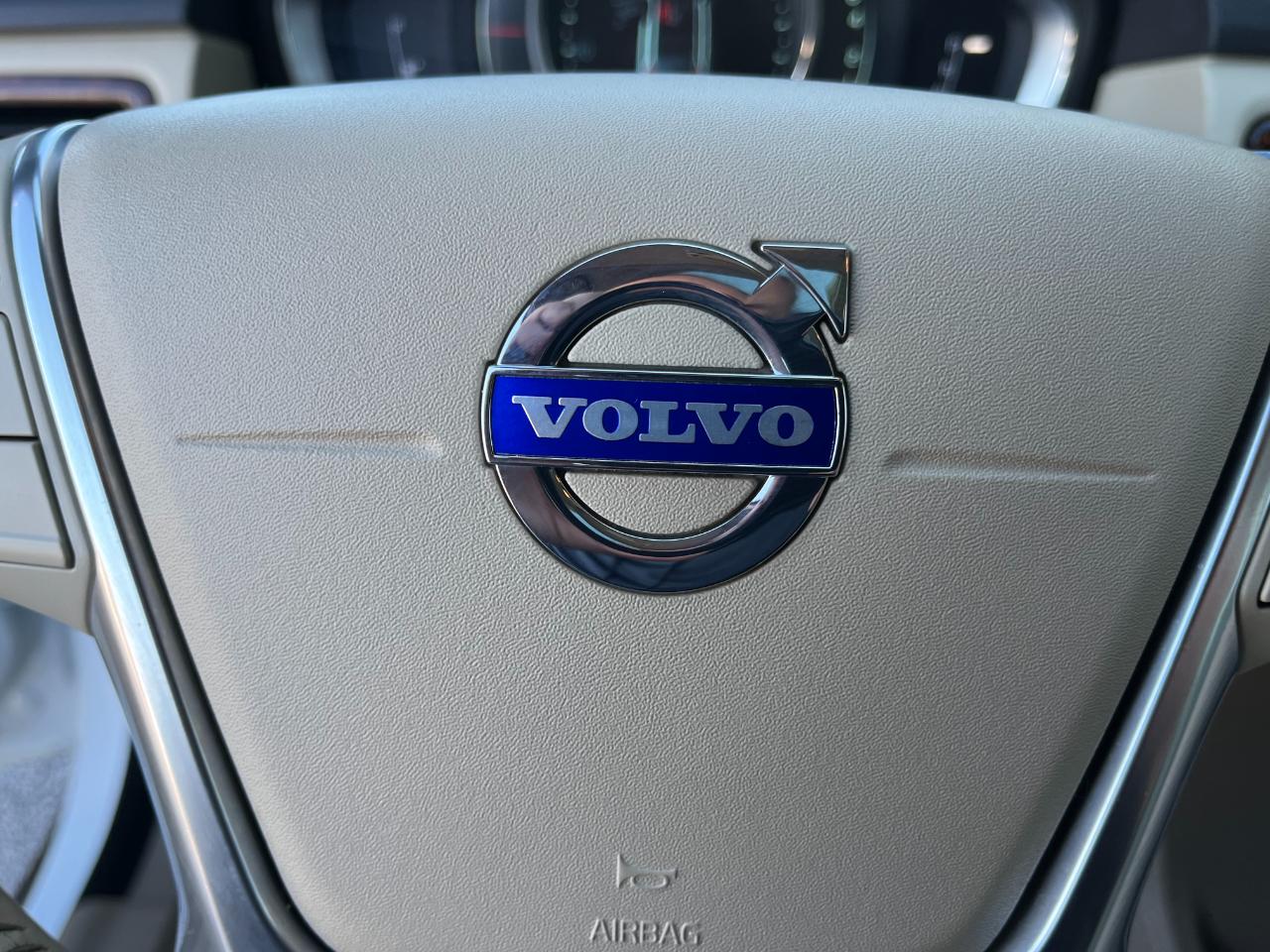 Volvo XC70 photo 27