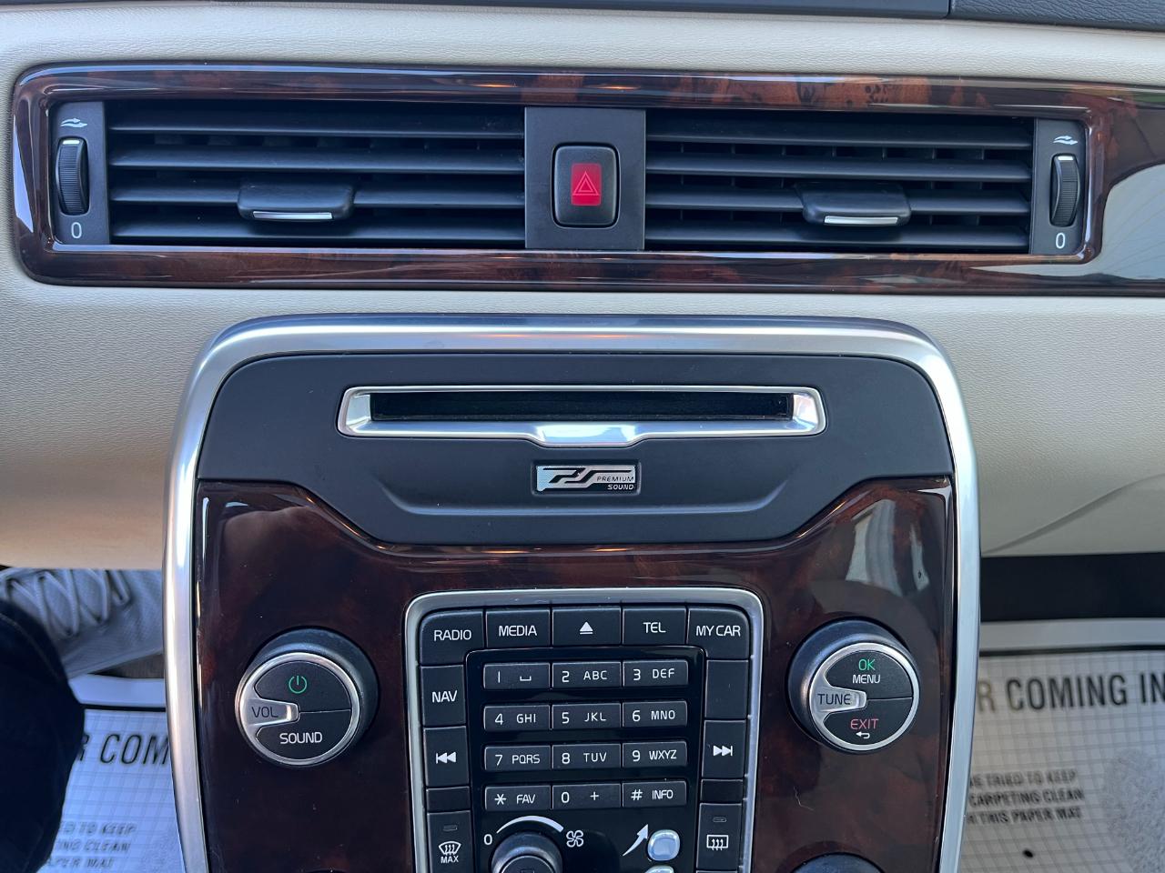 Volvo XC70 photo 31