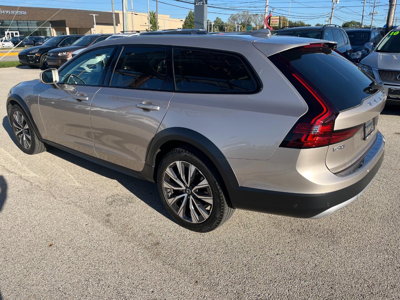 Volvo V90 Cross Country B6 Plus 2024