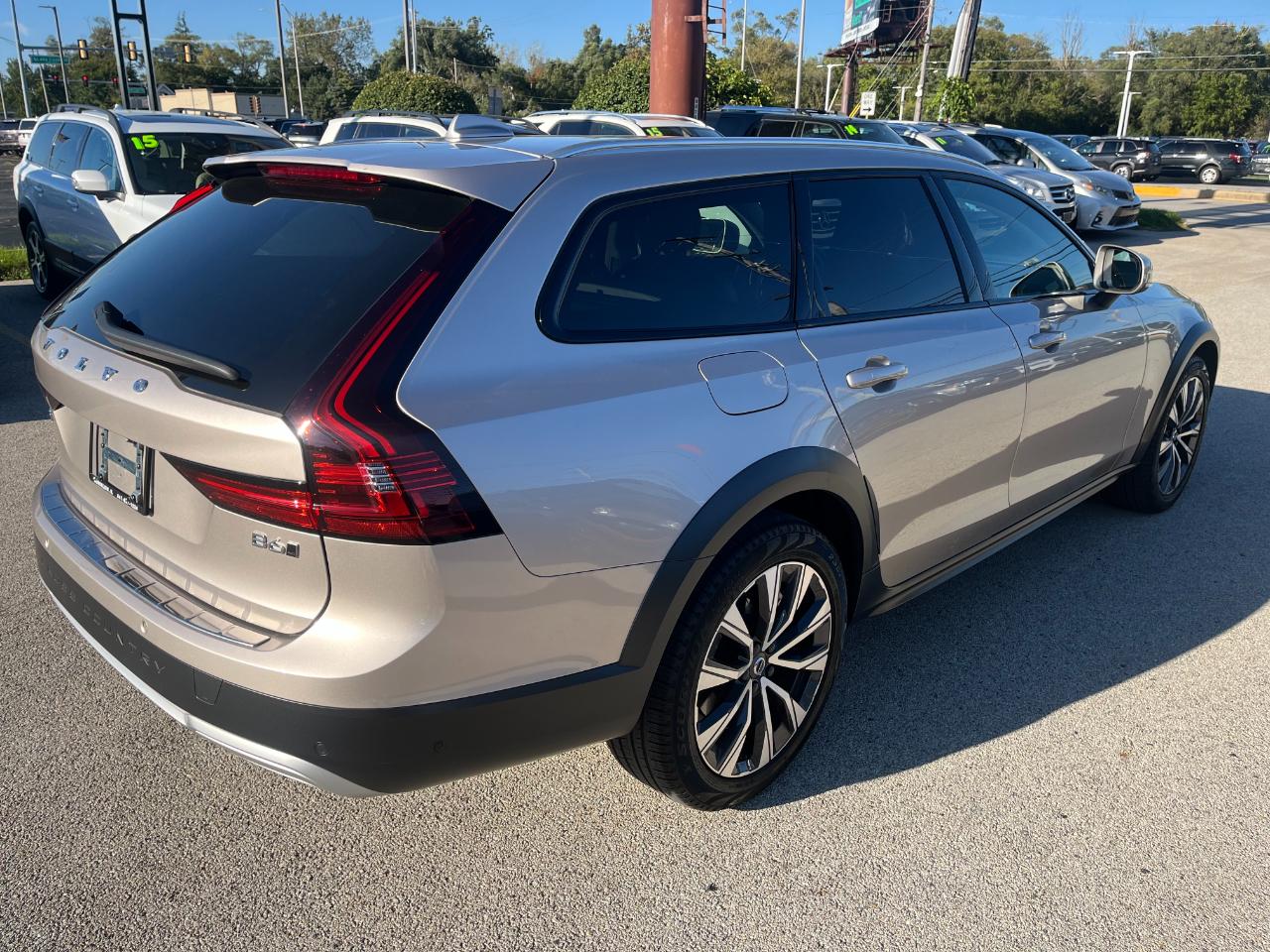 Volvo V90 Cross Country B6 Plus 2024