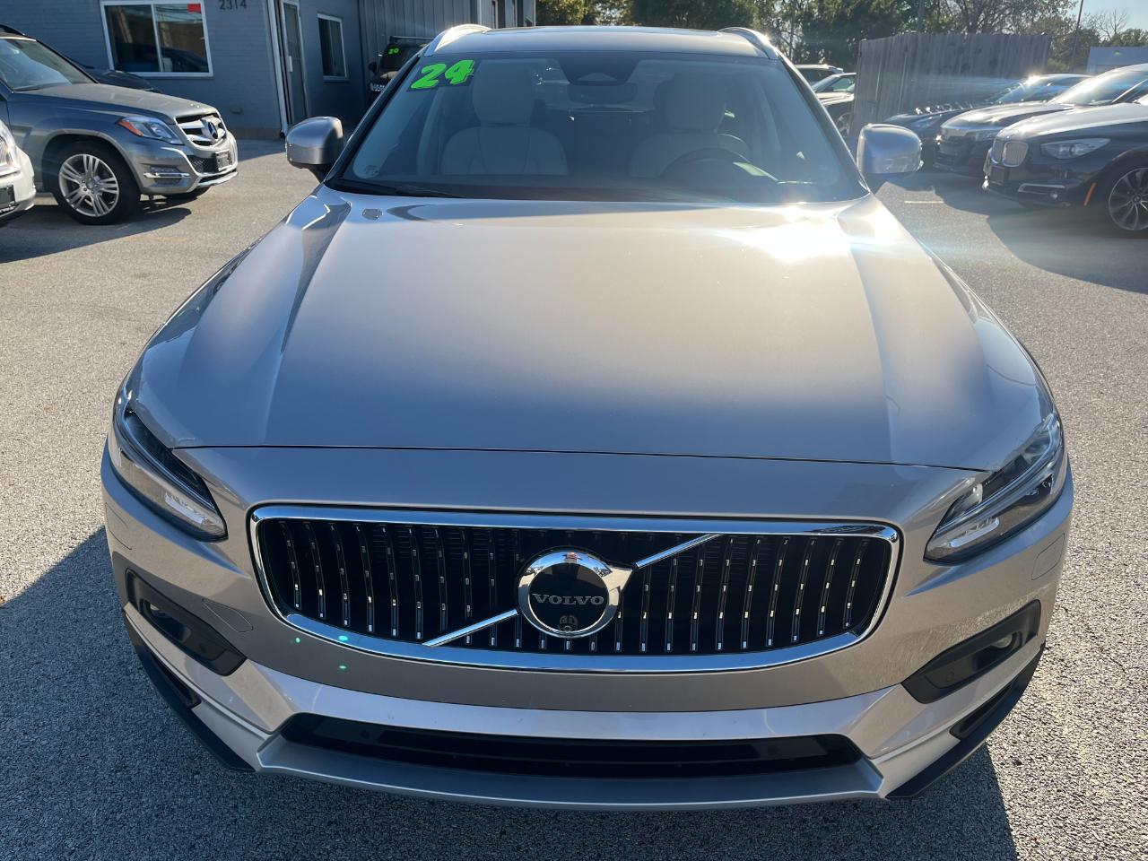 Volvo V90 Cross Country B6 Plus 2024