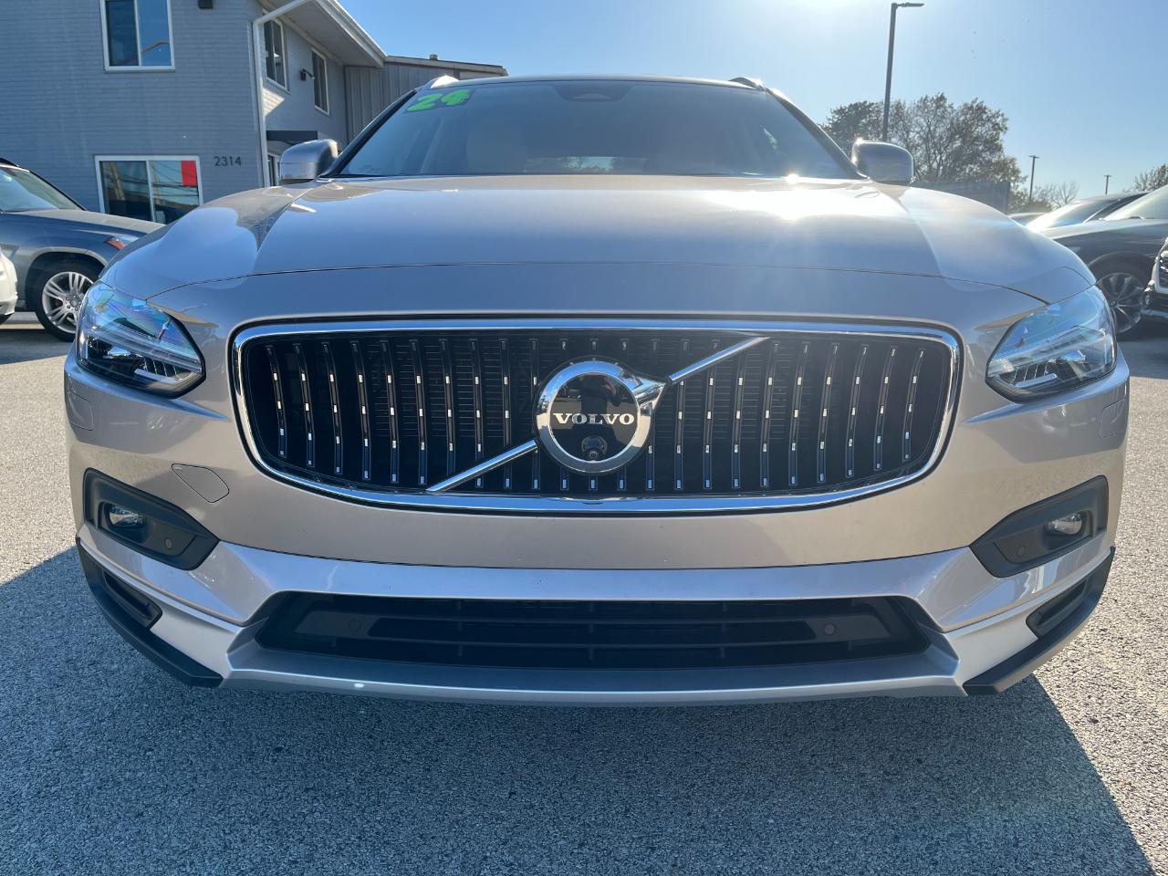 Volvo V90 Cross Country B6 Plus 2024