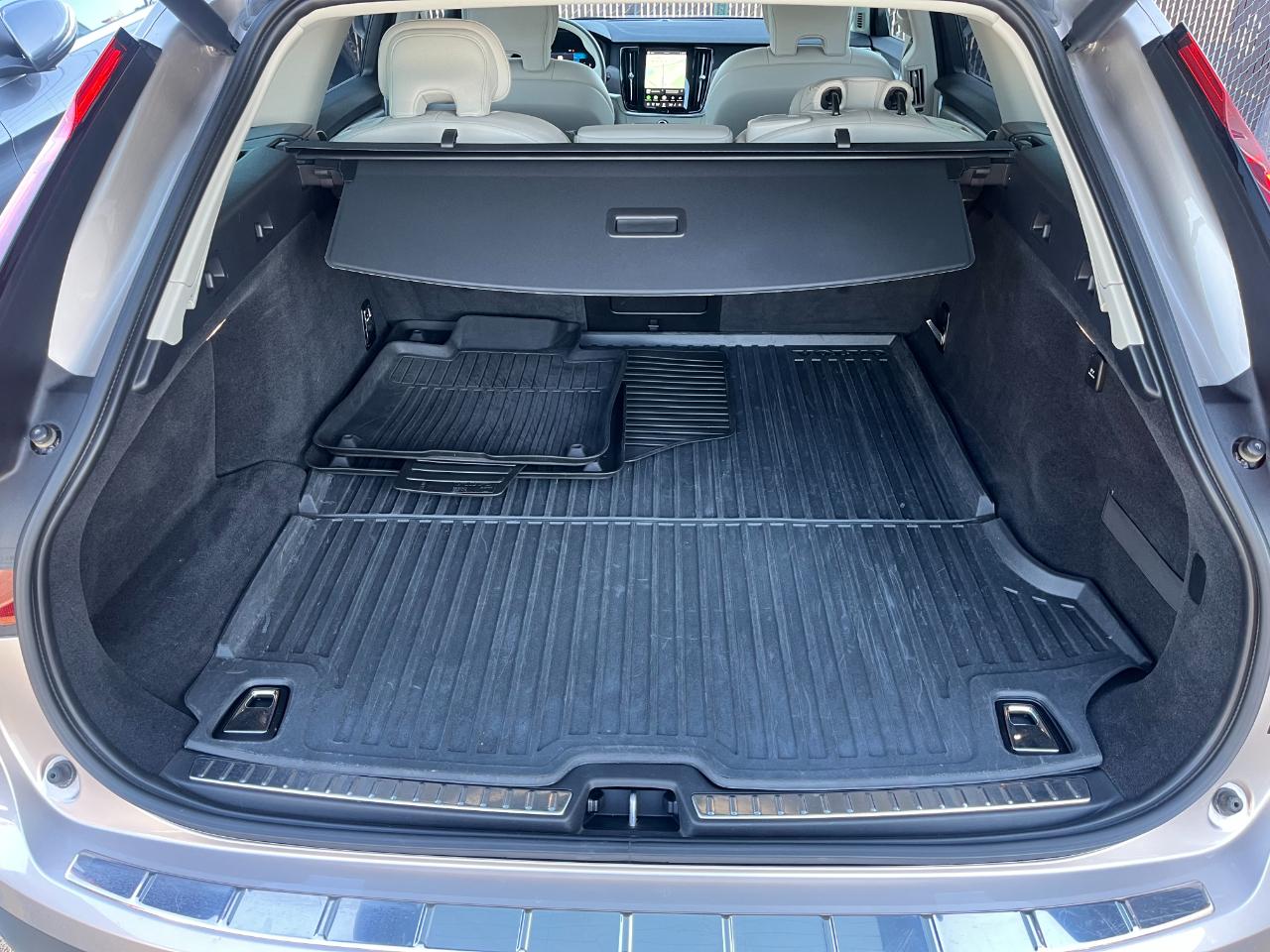 Volvo V90 Cross Country B6 Plus 2024