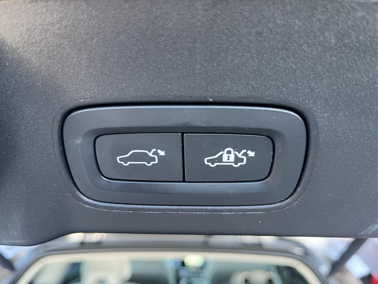 Volvo V90 Cross Country B6 Plus 2024