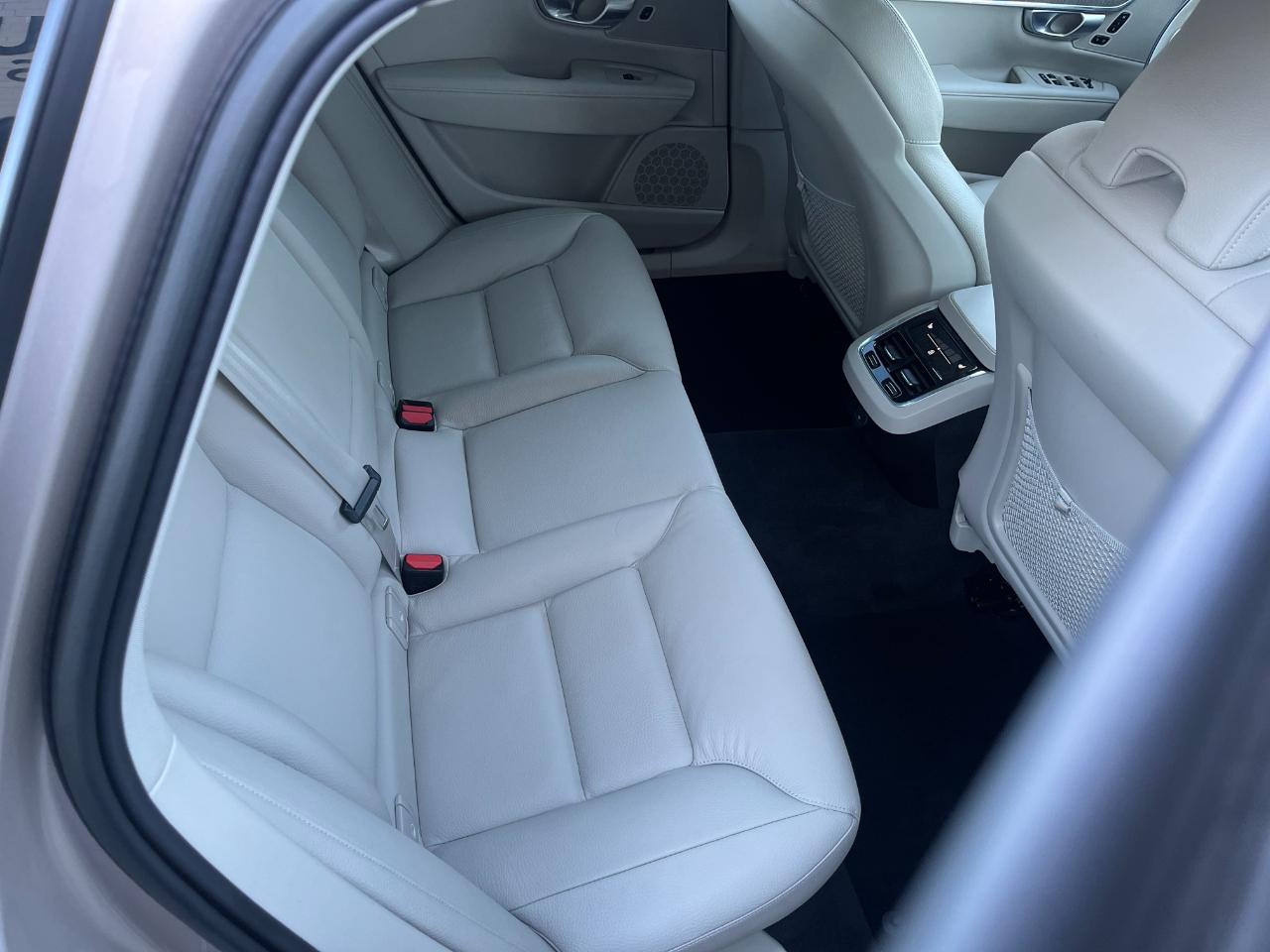 Volvo V90 Cross Country B6 Plus 2024