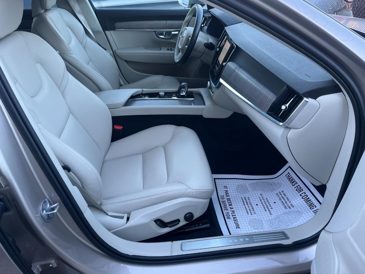 Volvo V90 Cross Country B6 Plus 2024