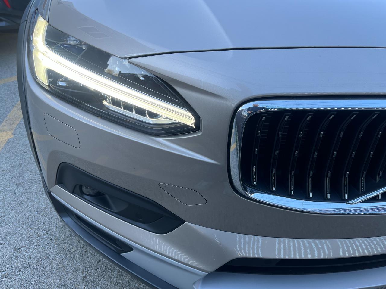 Volvo V90 Cross Country B6 Plus 2024