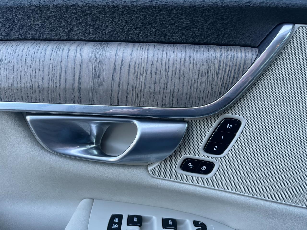 Volvo V90 Cross Country B6 Plus 2024