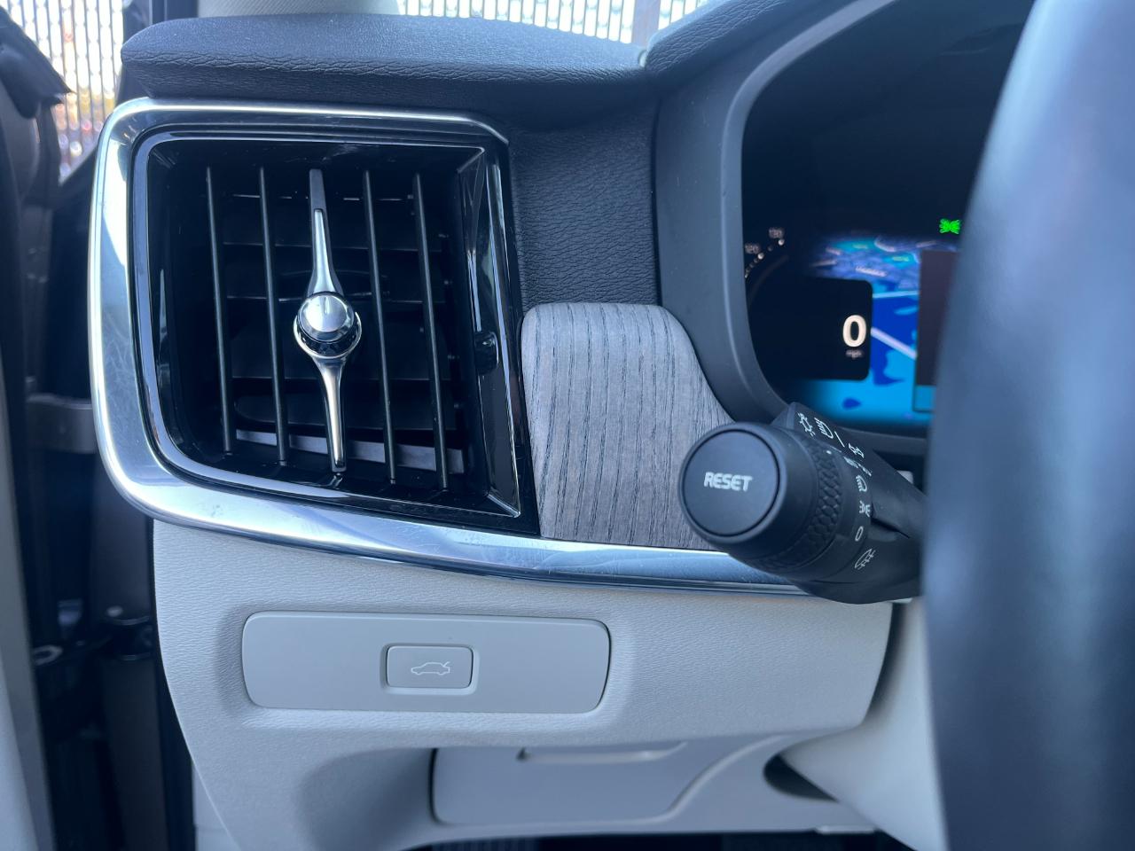 Volvo V90 Cross Country B6 Plus 2024