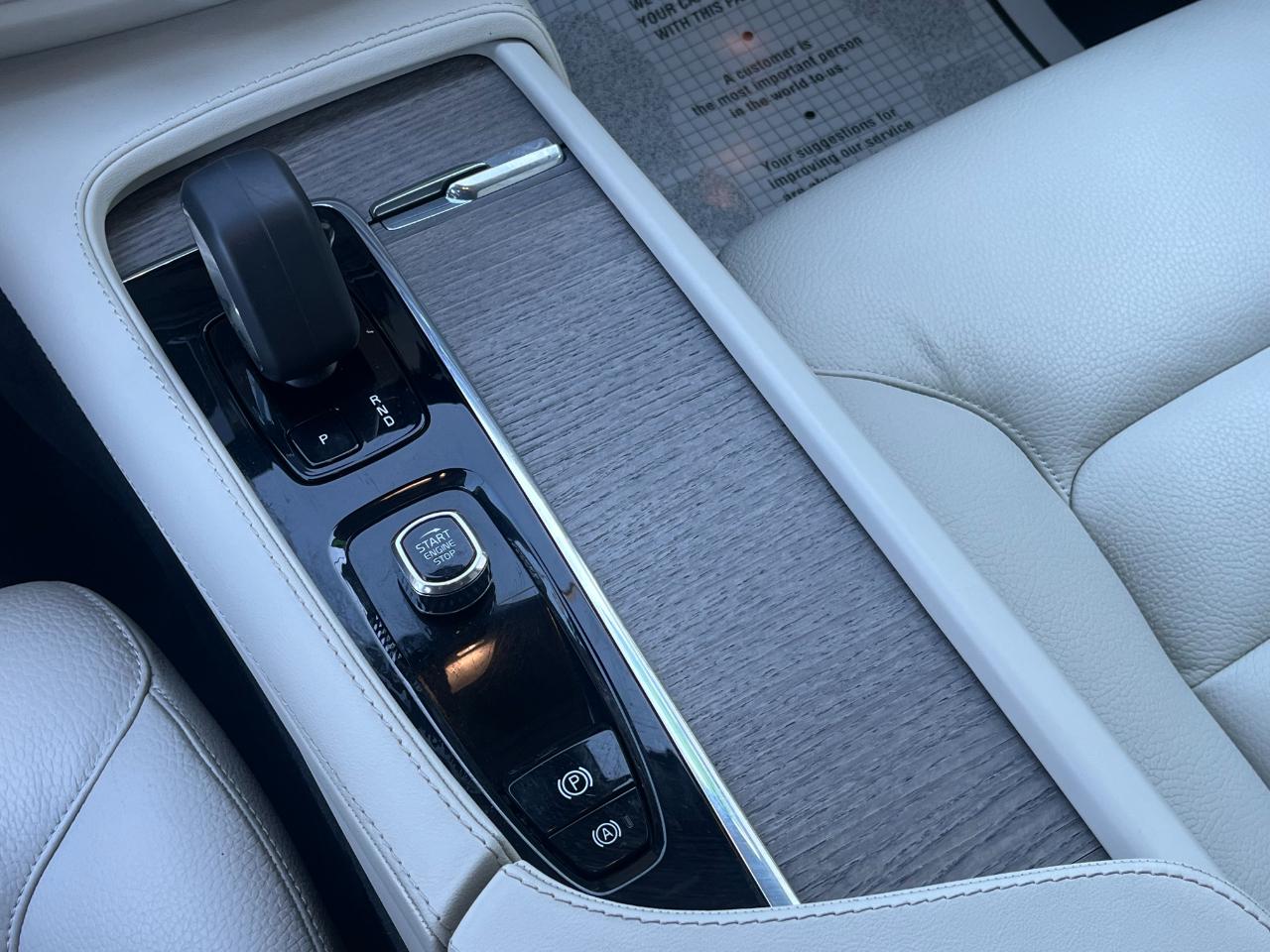 Volvo V90 Cross Country B6 Plus 2024