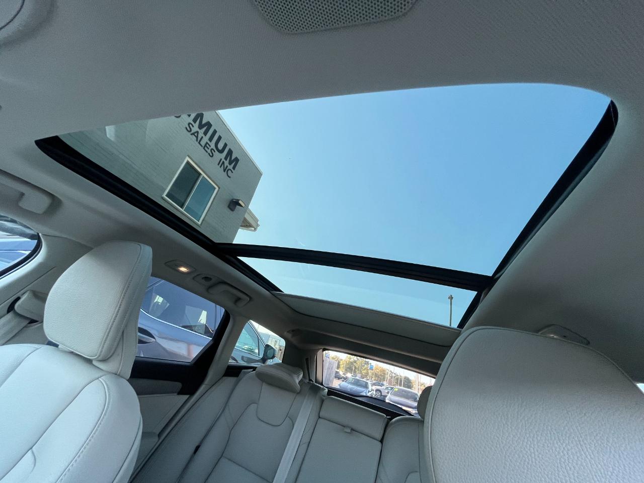 Volvo V90 Cross Country B6 Plus 2024