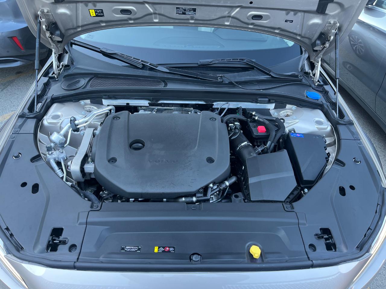 Volvo V90 Cross Country B6 Plus 2024