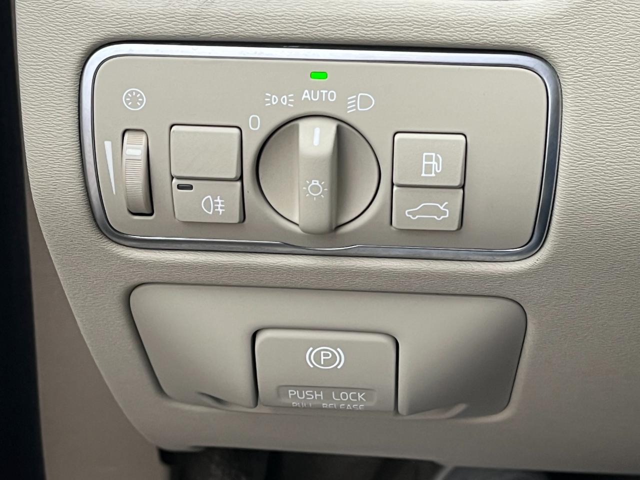 Volvo XC70 3.0 Premier+ 4WD 2015