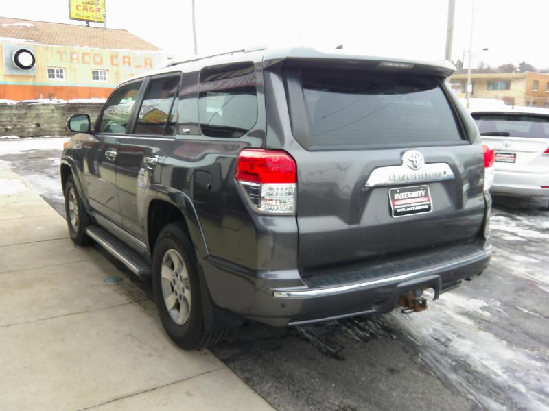 Toyota 4Runner SR5 4WD 2013