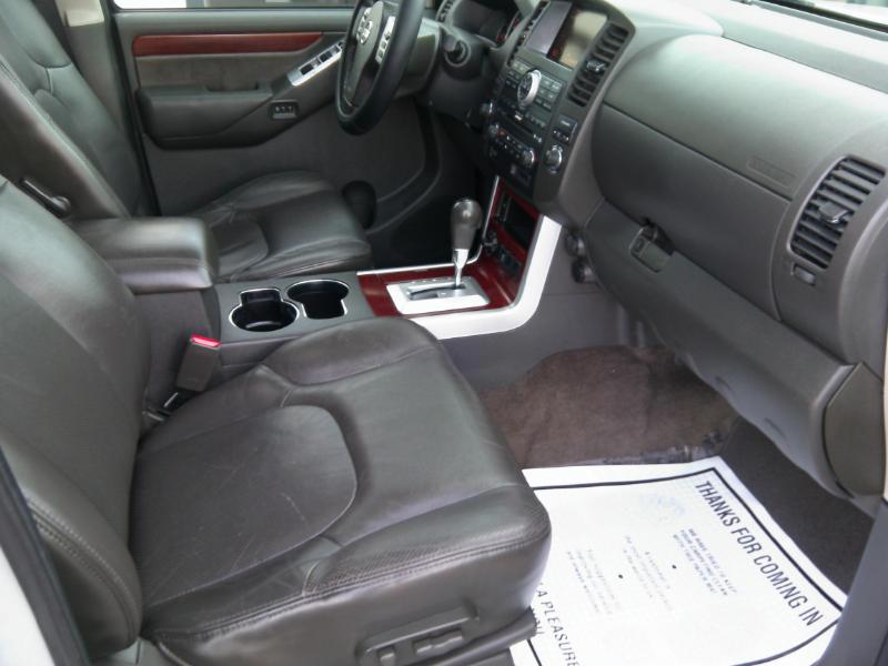 Nissan Pathfinder LE 4WD 2012