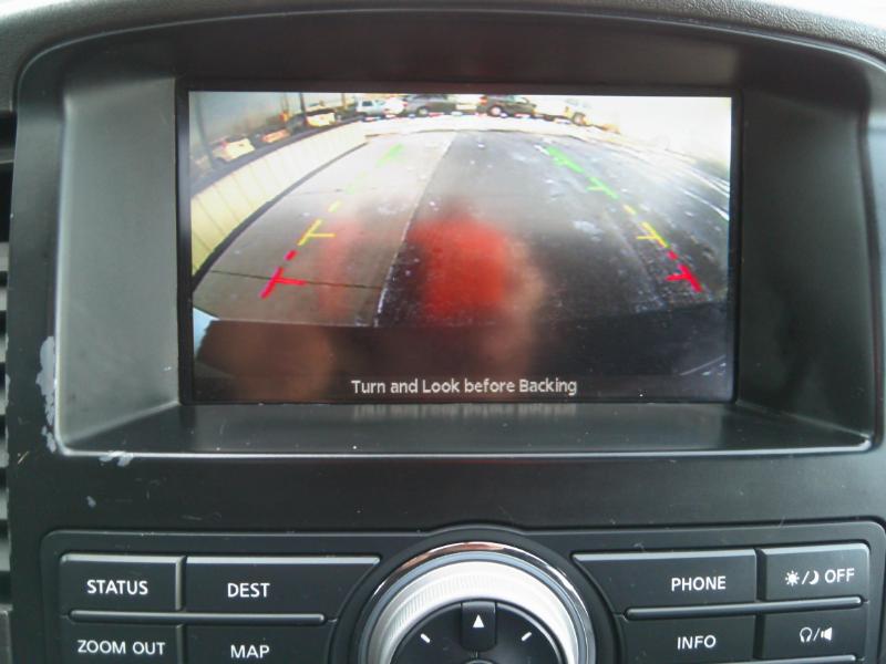 Nissan Pathfinder LE 4WD 2012