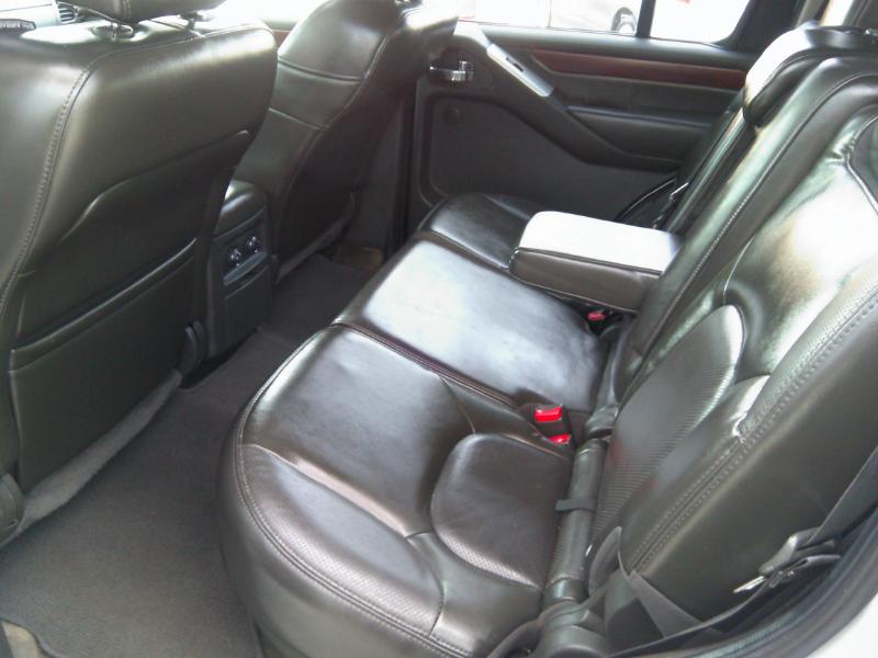 Nissan Pathfinder LE 4WD 2012