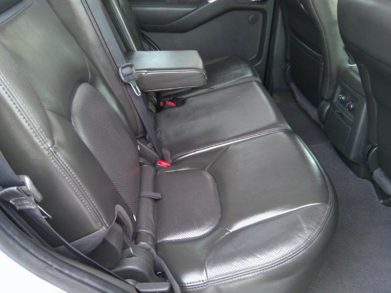 Nissan Pathfinder LE 4WD 2012