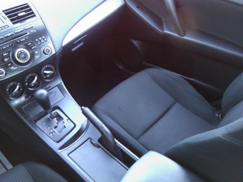 Mazda MAZDA3 i Sport 4-Door 2012