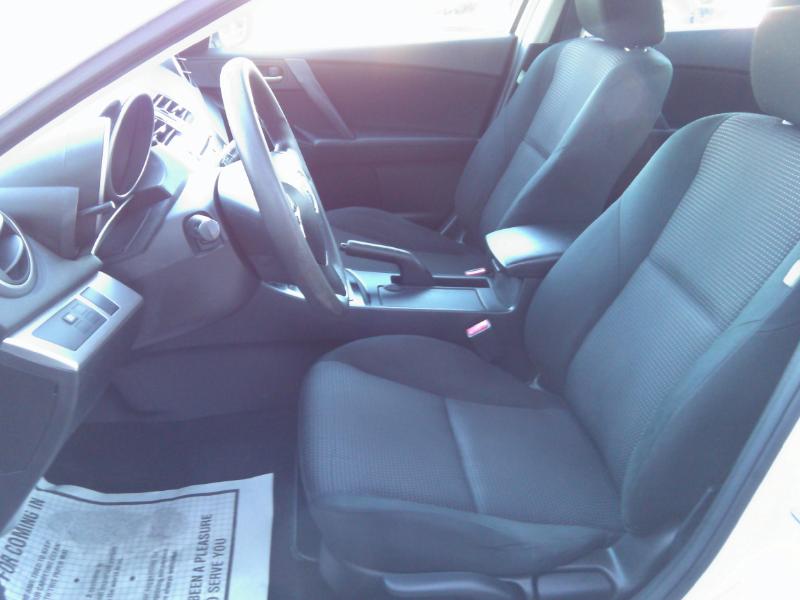 Mazda MAZDA3 i Sport 4-Door 2012