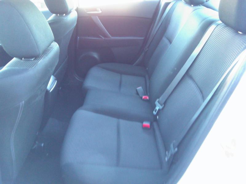 Mazda MAZDA3 i Sport 4-Door 2012