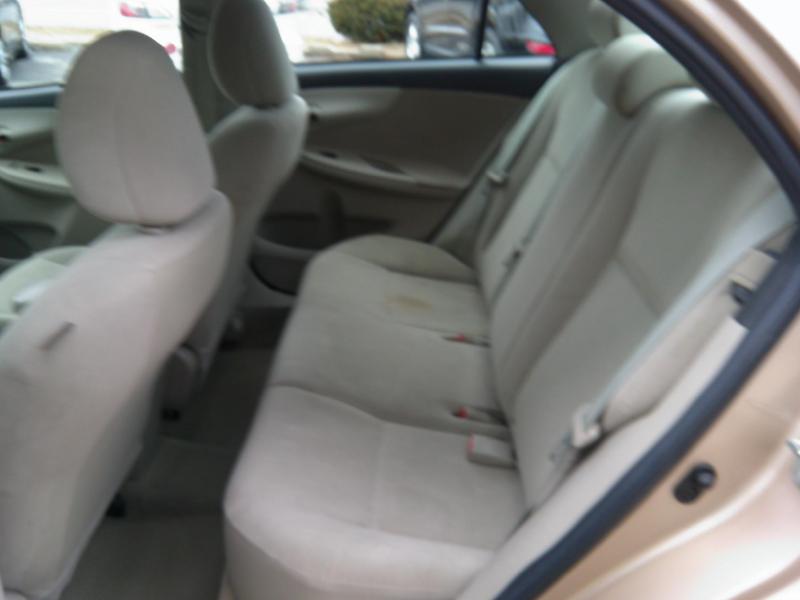 Toyota Corolla  2011