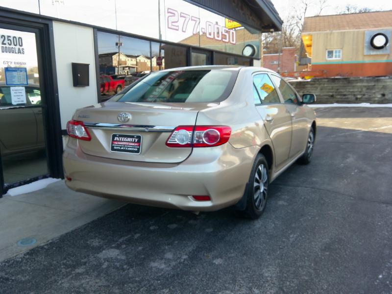 Toyota Corolla  2011