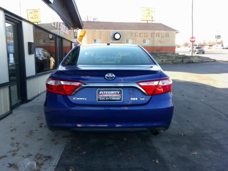 Toyota Camry Hybrid SE 2015