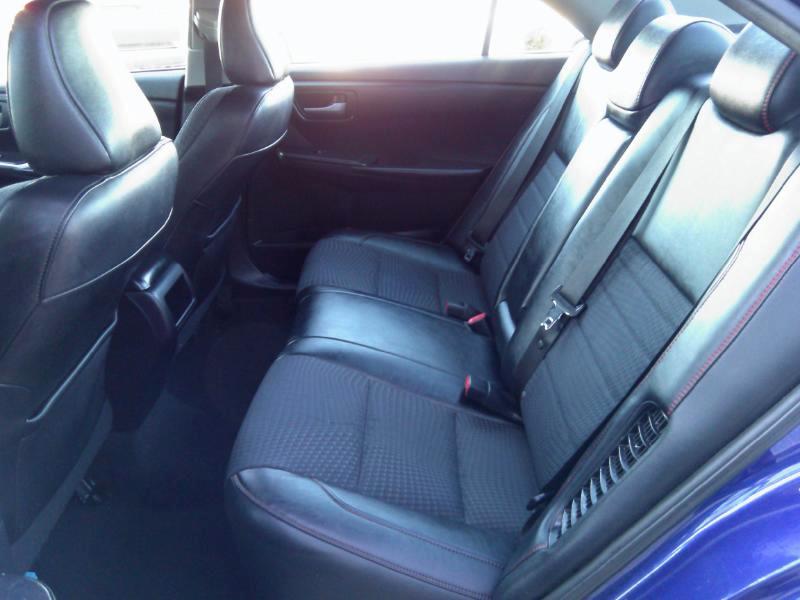 Toyota Camry Hybrid SE 2015