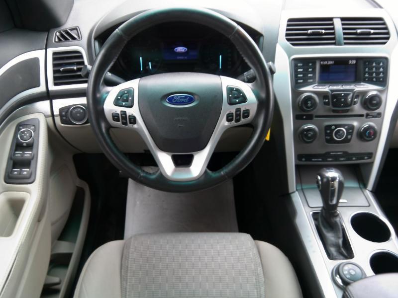 Ford Explorer XLT 4WD 2013