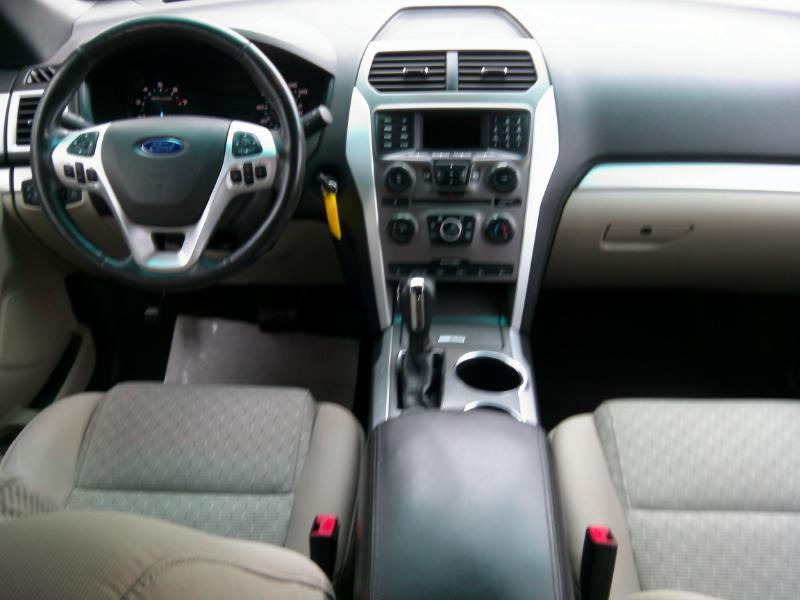 Ford Explorer XLT 4WD 2013