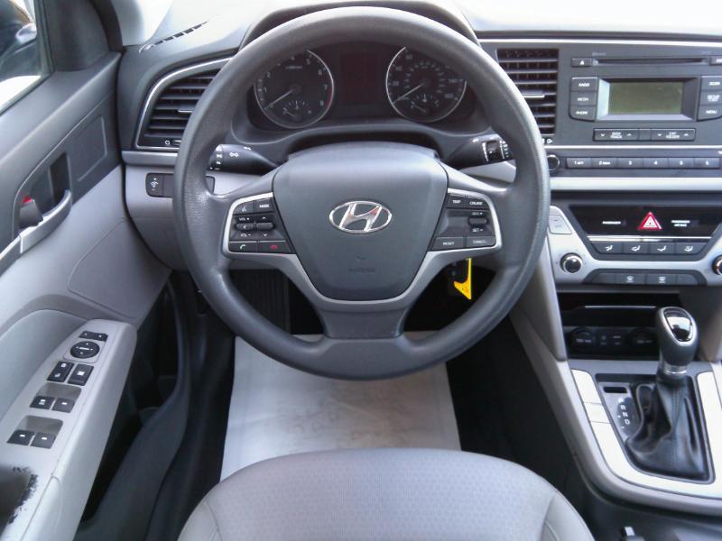 Hyundai Elantra SE 2017