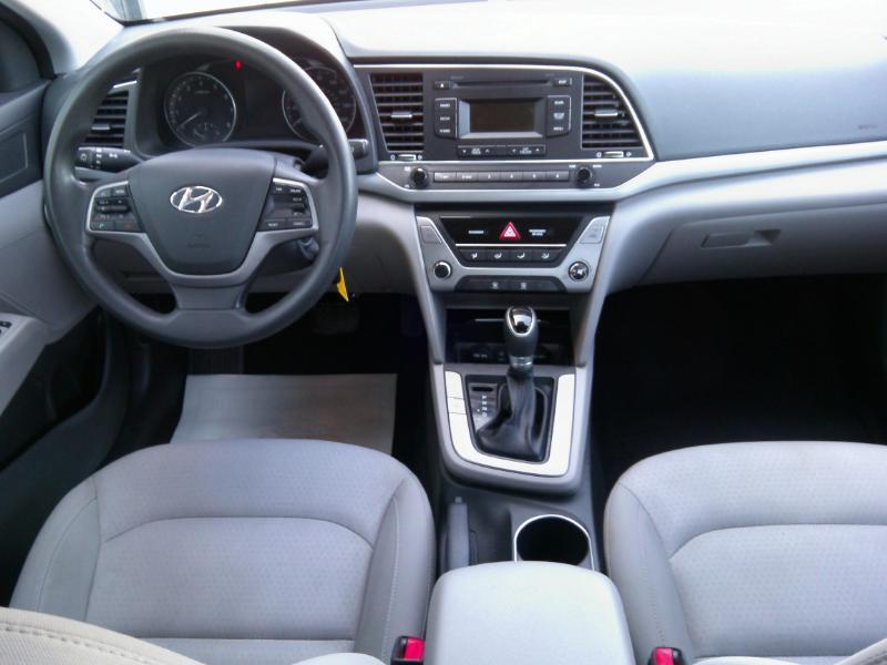 Hyundai Elantra SE 2017