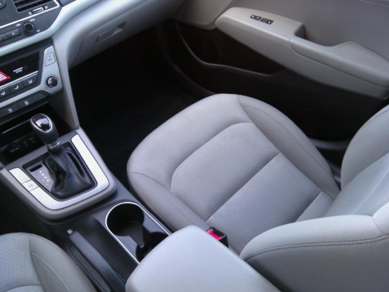 Hyundai Elantra SE 2017