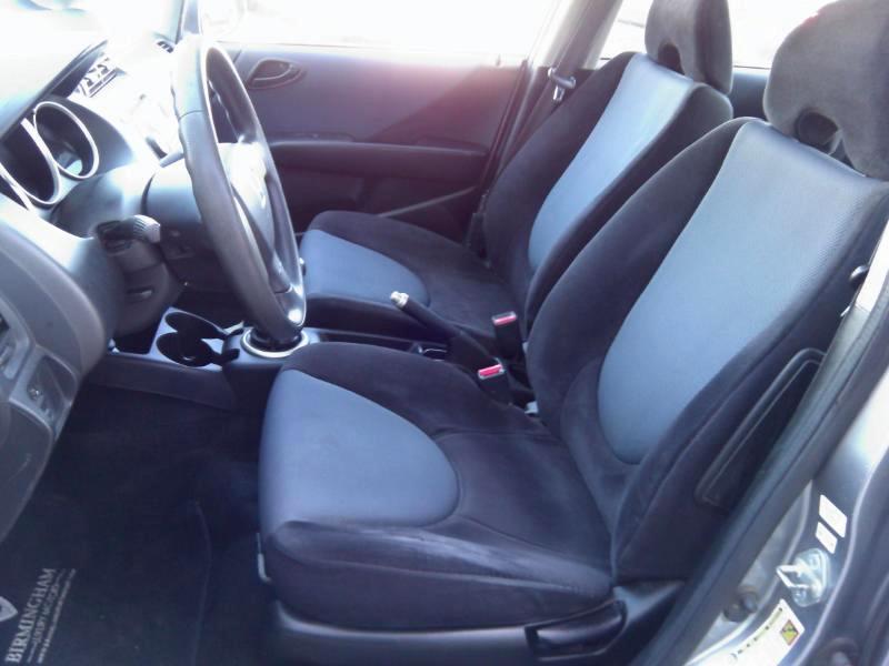 Honda Fit 5-Speed MT 2008