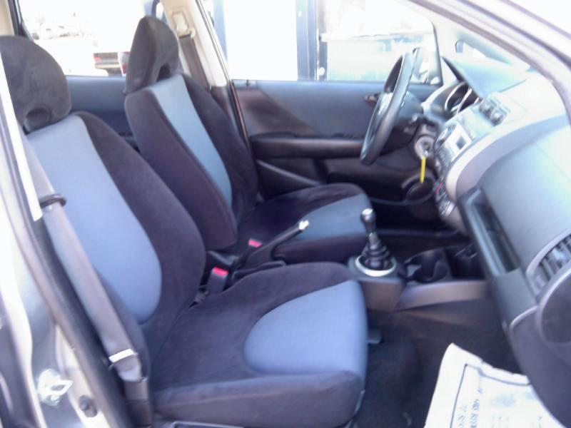 Honda Fit 5-Speed MT 2008