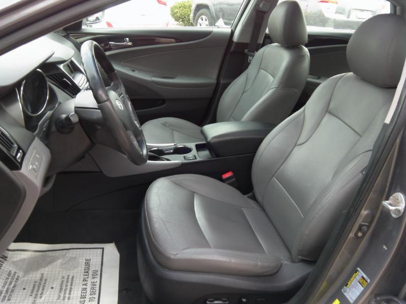 Hyundai Sonata Limited Auto 2011