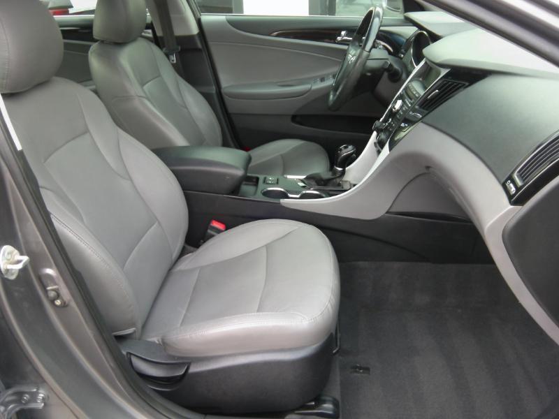 Hyundai Sonata Limited Auto 2011