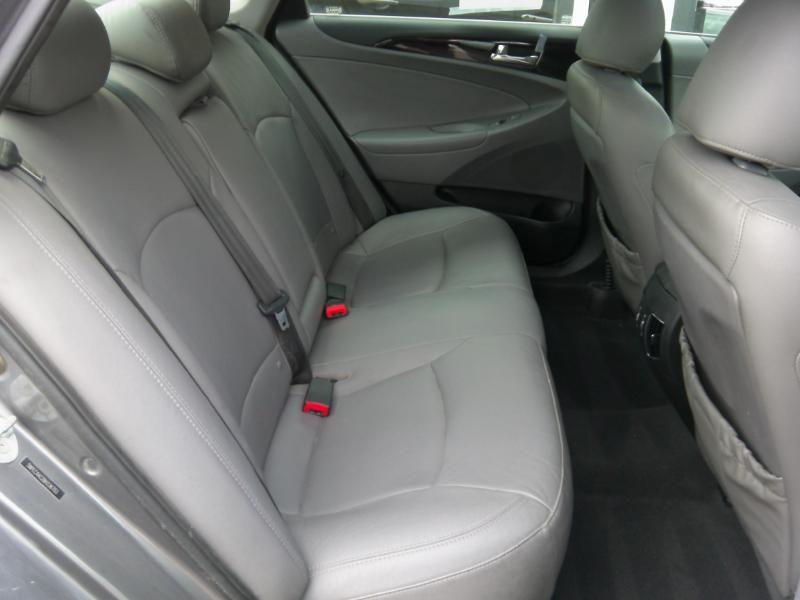 Hyundai Sonata Limited Auto 2011