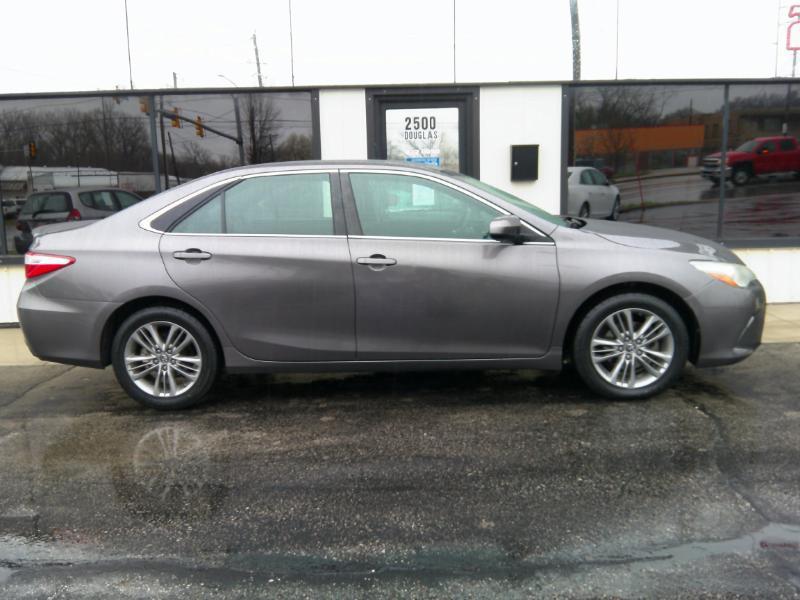 Toyota Camry SE 2016